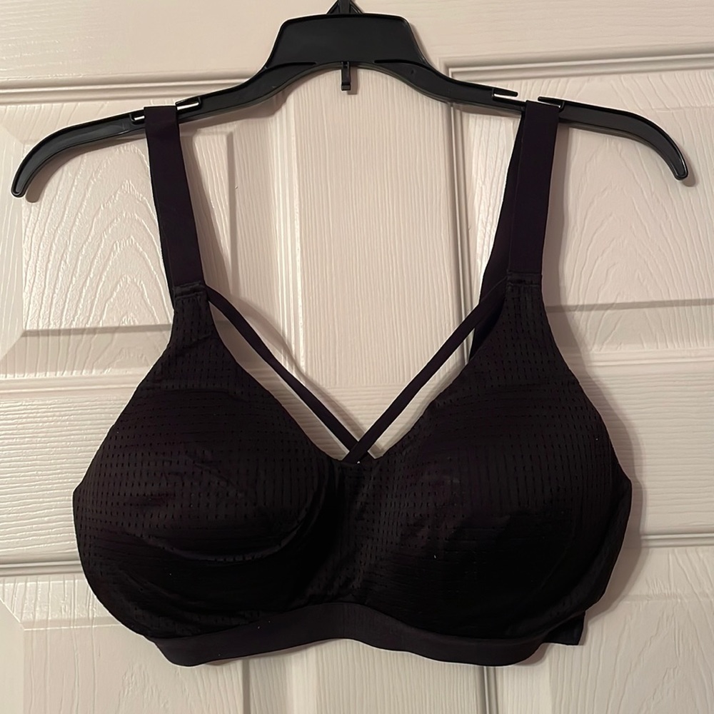 Victoria Sport sports bra